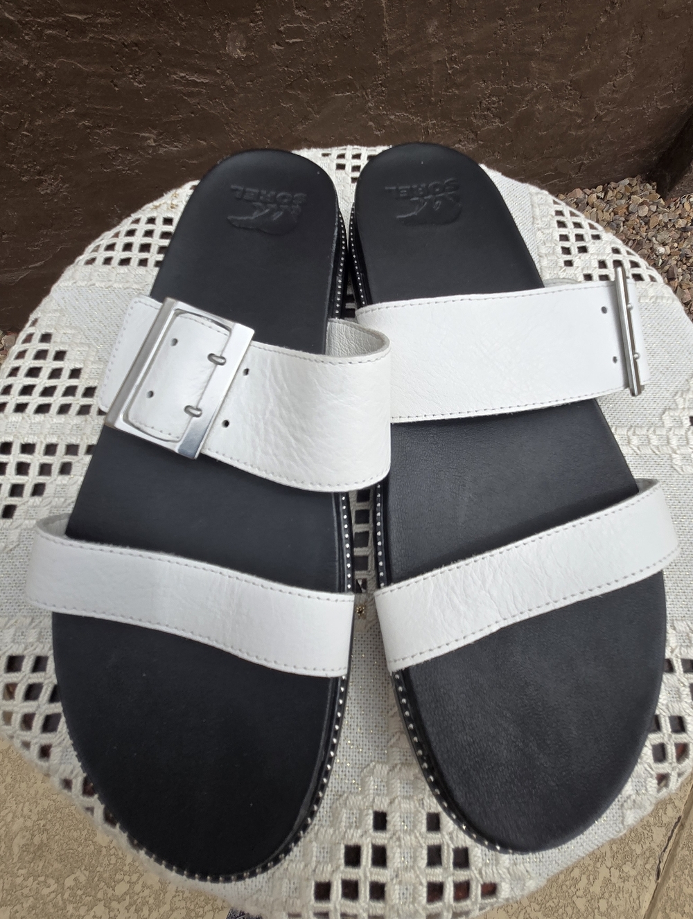 Roaming Buckle Slide Sandals by Sorel White Leather Straps Siza 10